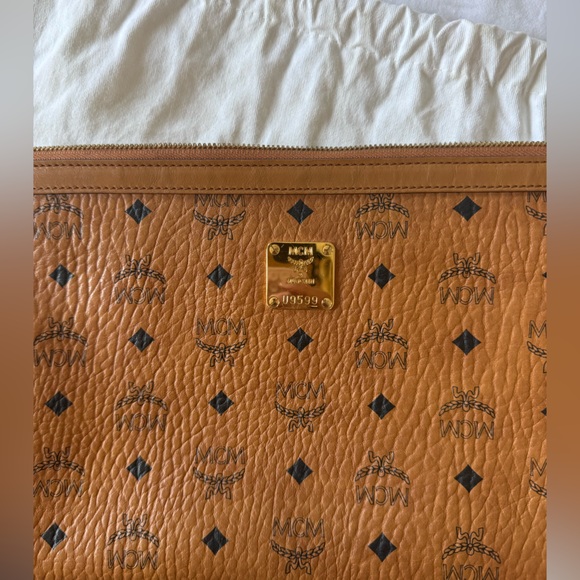 MCM Clutch - Picture 2 of 4